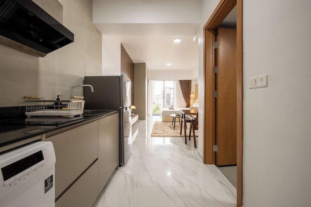 Royal Platinum Condo by Soben Homes Comfort Studio 25