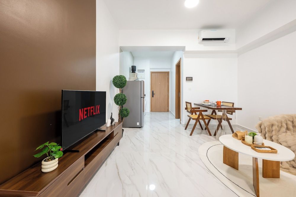 Royal Platinum Condo by Soben Homes Comfort Studio 31