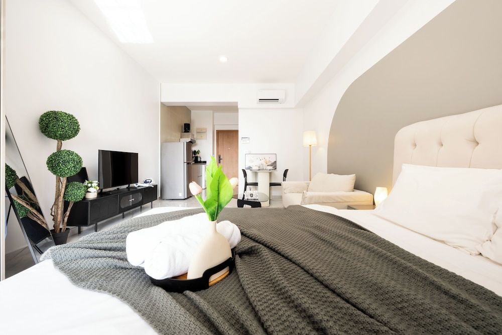 Royal Platinum Condo by Soben Homes Comfort Studio 14