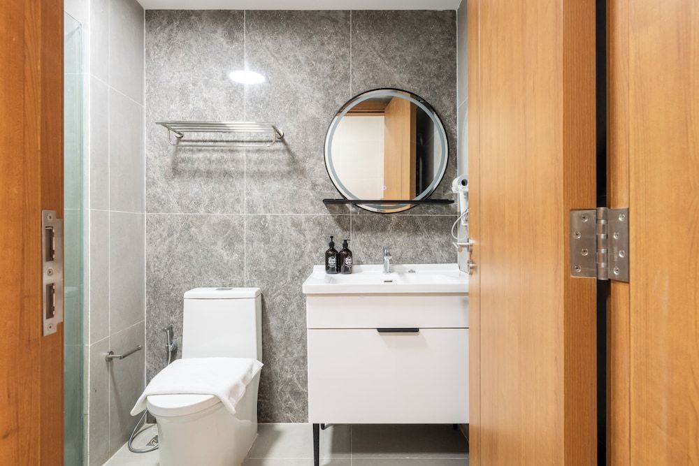 Royal Platinum Condo by Soben Homes Comfort Studio 46