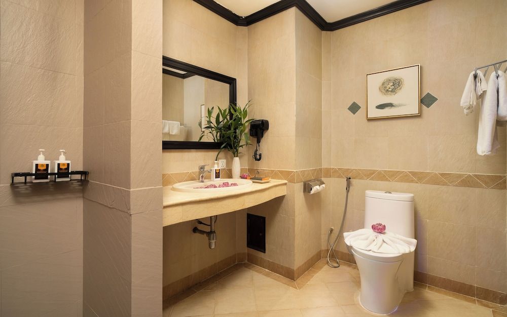 Le Grande Indochine Hotel Deluxe Double or Twin 13