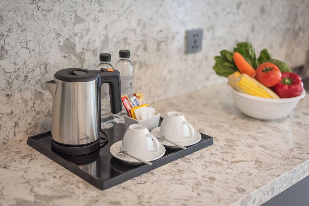 Grand Mansion One Bedroom Apartment 6