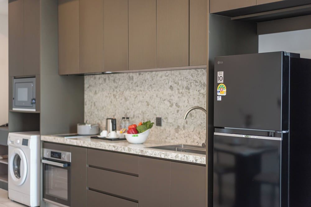 Grand Mansion One Bedroom Apartment 7