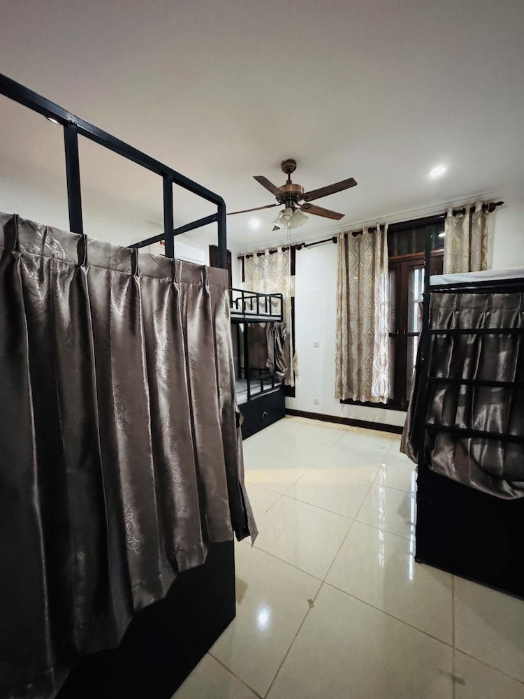 platinum haven gardens Classic Shared Dormitory, Non Smoking, Garden View 4