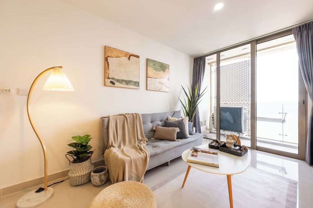 Skyline Serenity 1Bedroom-The Peak Comfort Apartment, Balcony, Lake View 21