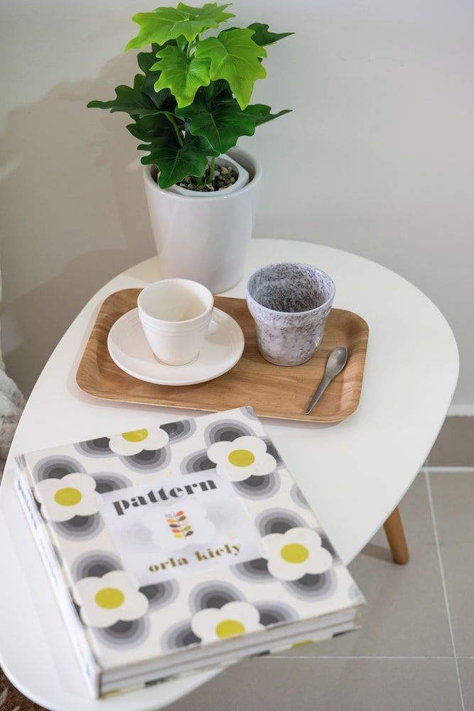 Skyline Serenity 1Bedroom-The Peak Comfort Apartment, Balcony, Lake View 10