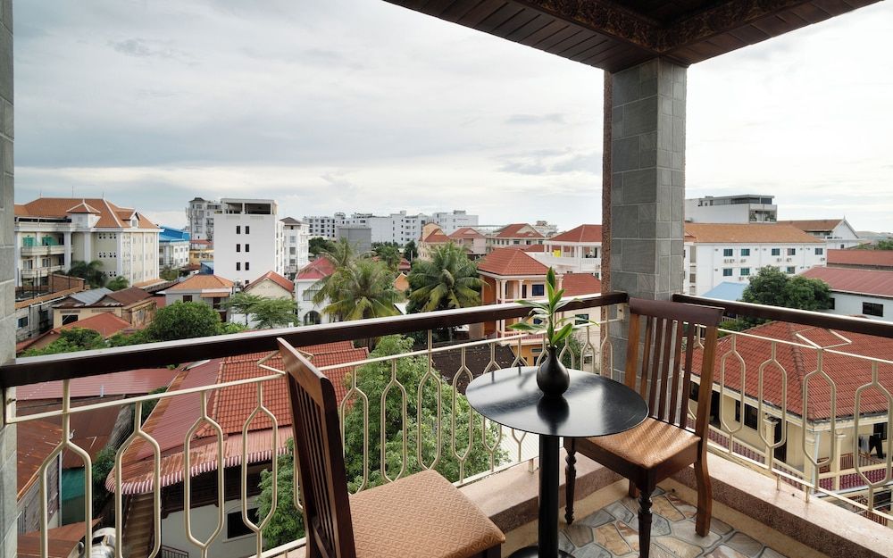 Bronam Residence & Spa Deluxe Double Room, City View 5