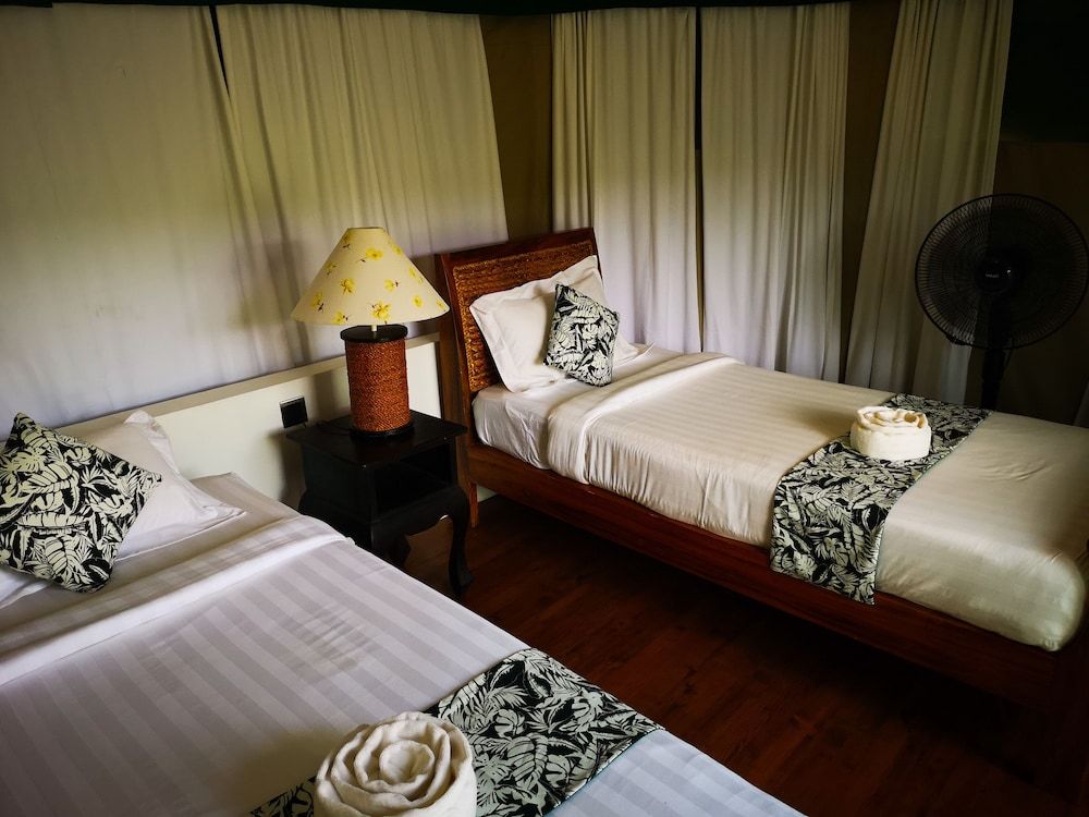 Deluxe Tent, 1 Bedroom, River View, Garden Area