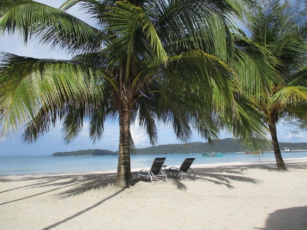 Saracen Bay Resort Villa, Sea View, Beachfront 3