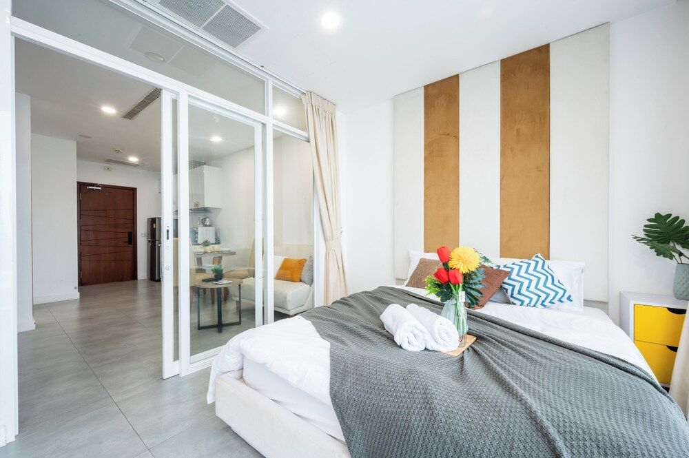 Basic Apartment, 2 Bedrooms, Balcony, City View