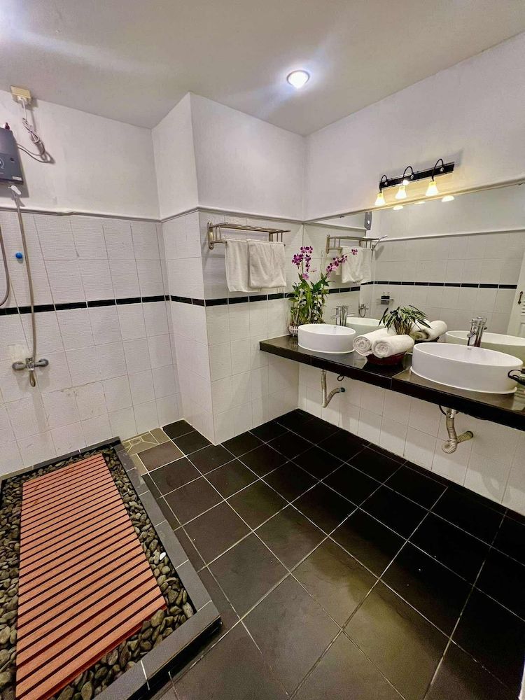 Pride Villa Cambodia Deluxe Room, 1 Queen Bed 5