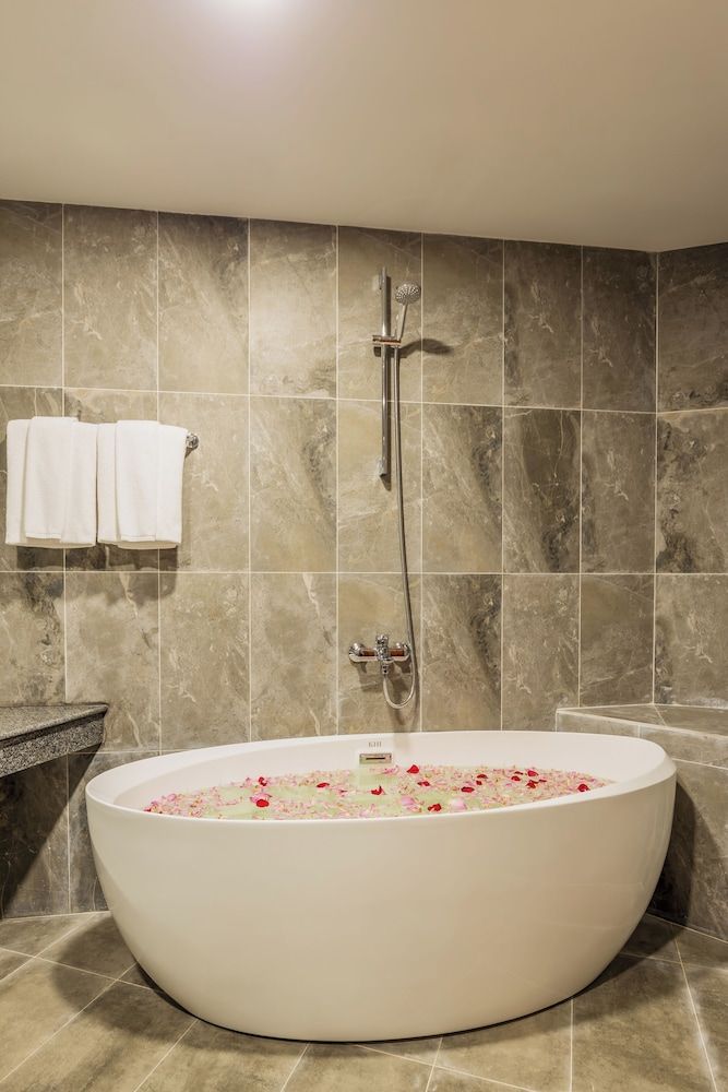 Otres Beach Hotel Deluxe Double Room 8