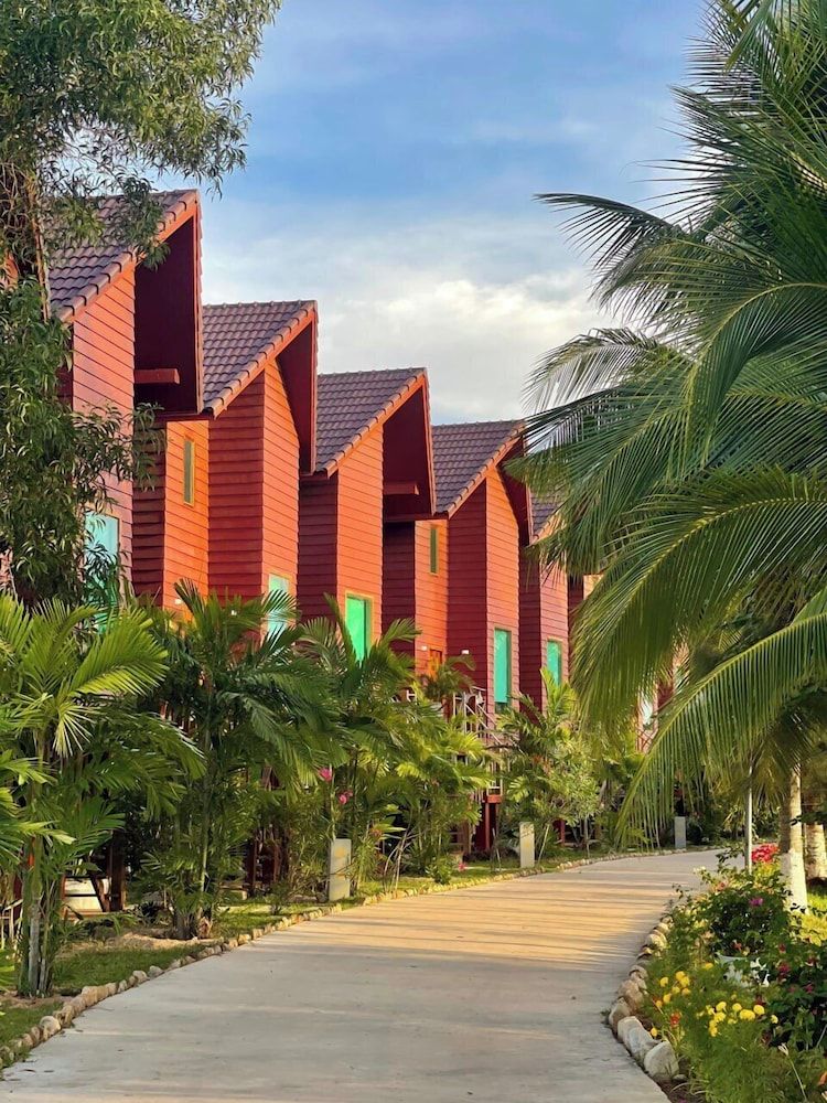 Lodge Moni Essara Kompot