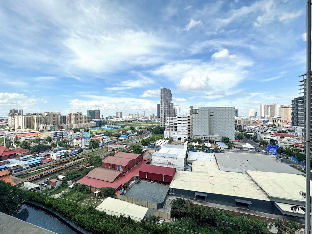 The Gateway by Caerus Management Deluxe Suite 15