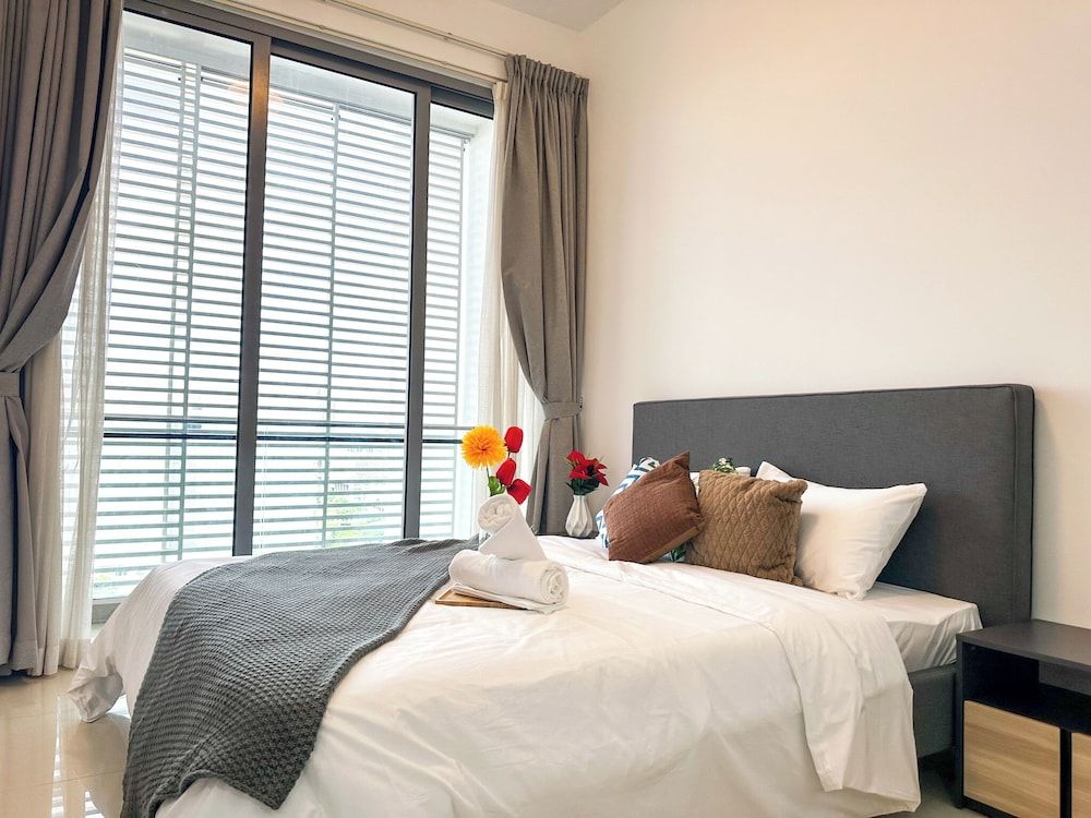 The Gateway by Caerus Management Deluxe Suite 3