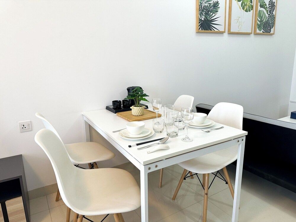 The Gateway by Caerus Management Deluxe Suite 8