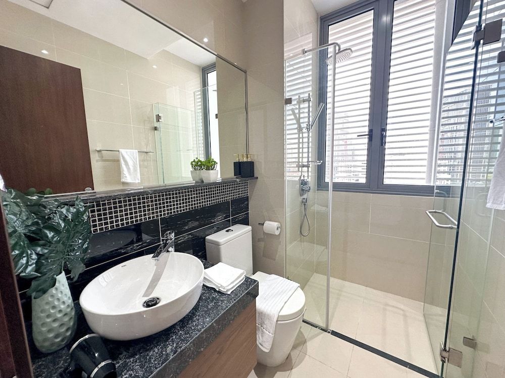 The Gateway by Caerus Management Deluxe Suite 17