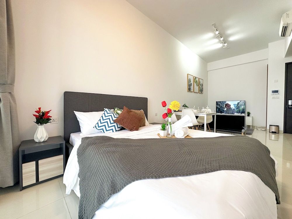 The Gateway by Caerus Management Deluxe Suite 2