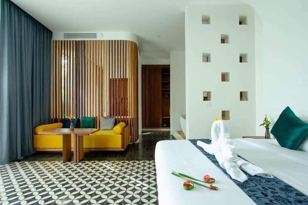 Deluxe Suite, Patio, Courtyard View