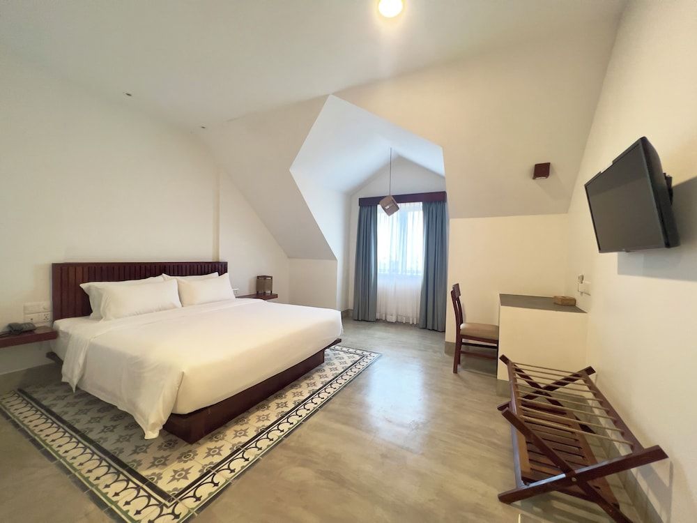 Deluxe Double Room, 1 Queen Bed, City View