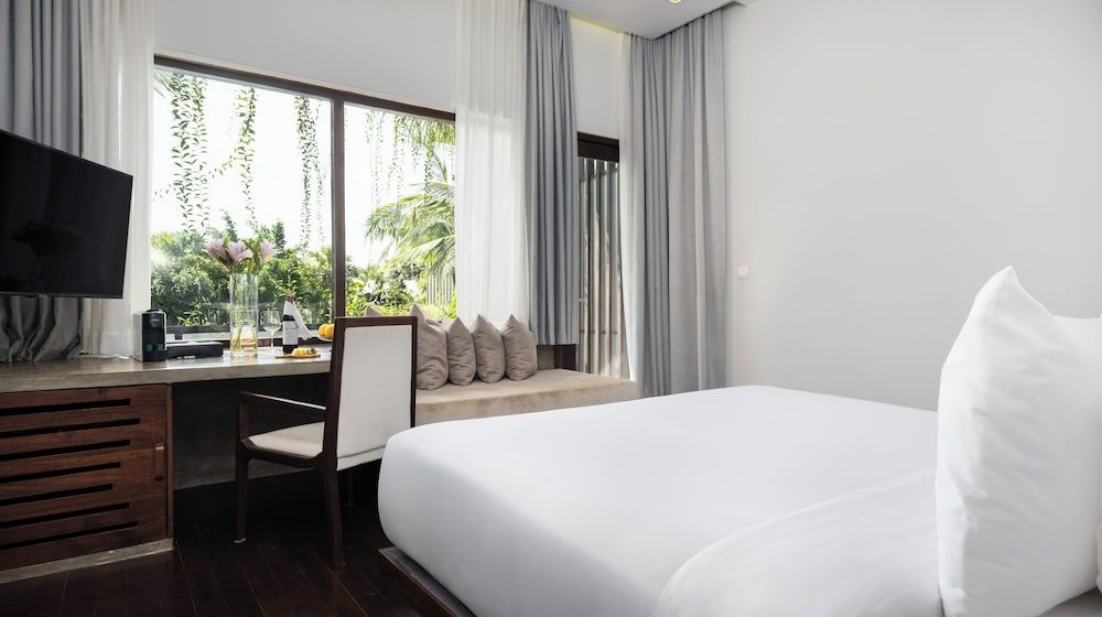 Shintana Saya La Maison Deluxe King Room - Free Laundry + Airport Pick-Up 11