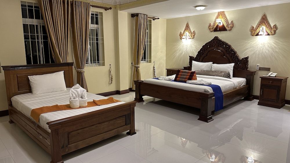 Premier Twin Room, 1 Bedroom, Private Bathroom, City View