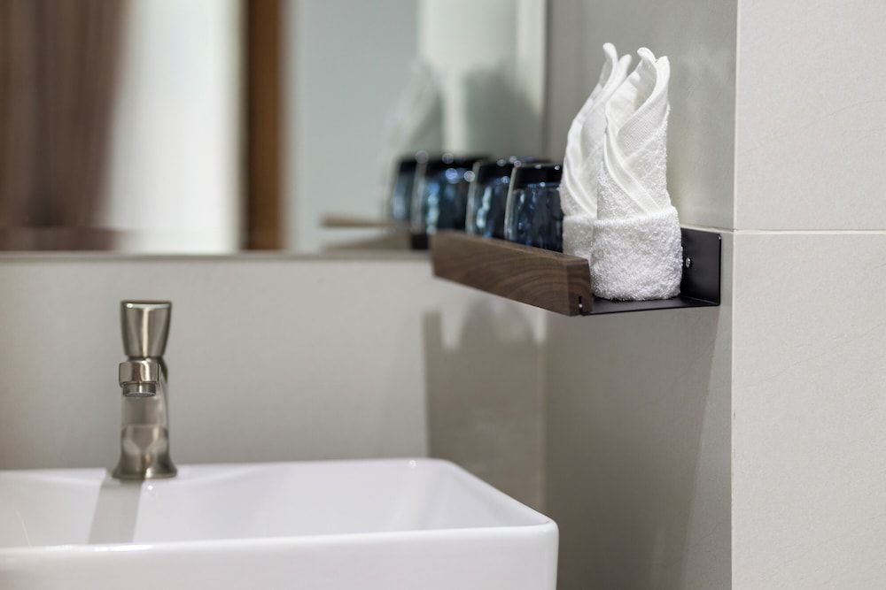 Atoh's Maison Lotus Blossom Chamber 8