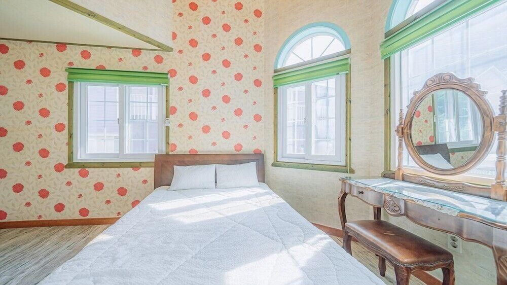 maple pension Room (Sunflower) 3