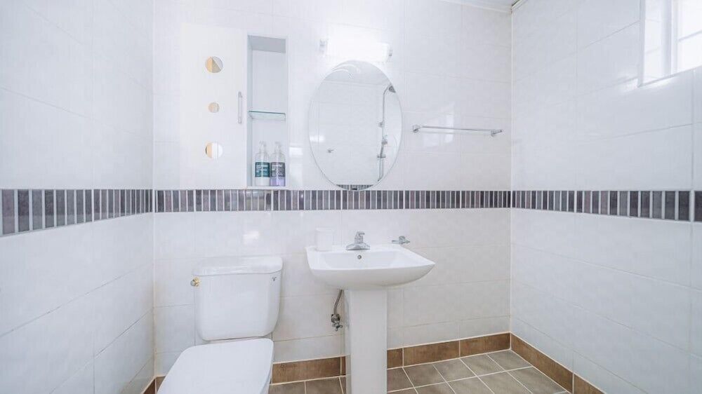 maple pension Room (Sunflower) 9