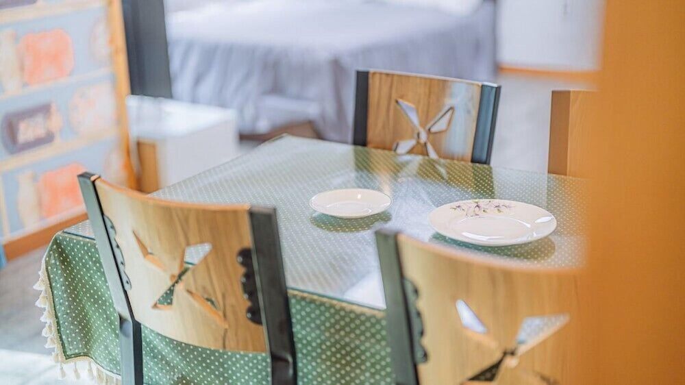 maple pension Room (Jasmine) 6