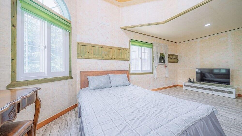 maple pension Room (amaryllis)