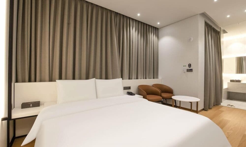Uiwang Milos Hotel Deluxe Superior Room 4