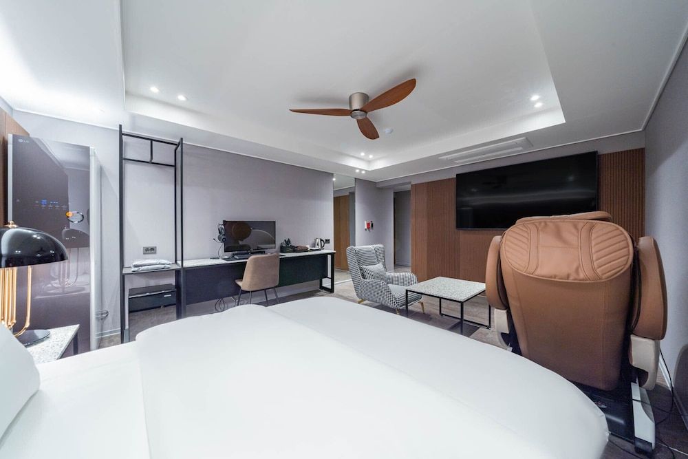 Jecheon The Wall Hotel Suite 5