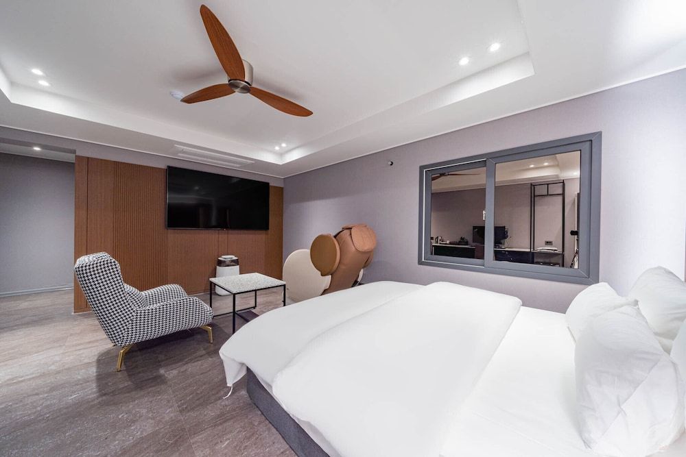 Jecheon The Wall Hotel Suite 7