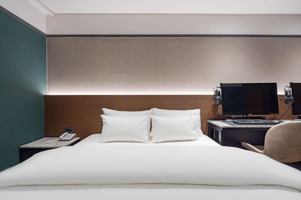 Jecheon The Wall Hotel Superior Room 4
