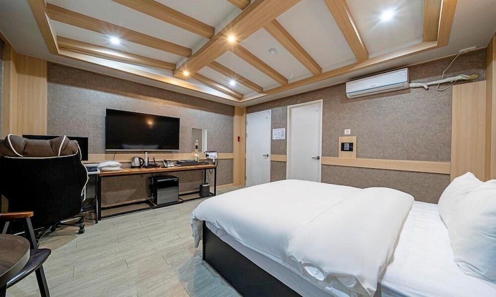 Chungju Bali Hotel Deluxe Double Room 4