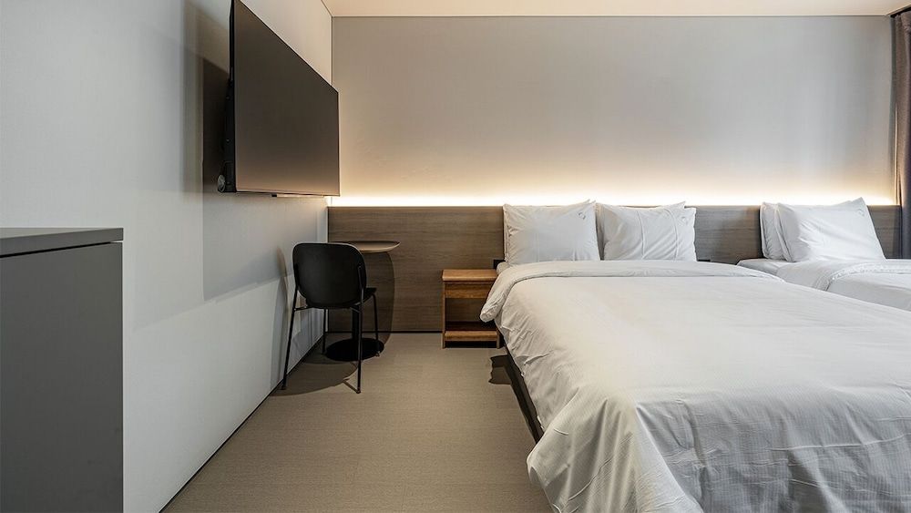 DAYONESTAY Deluxe Twin Room 9