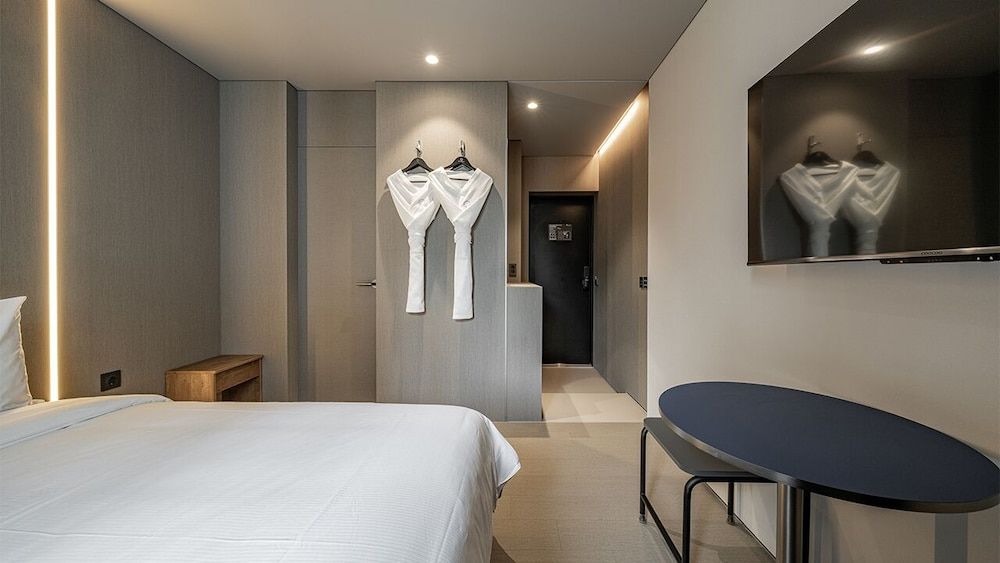 DAYONESTAY Standard Double Room 4