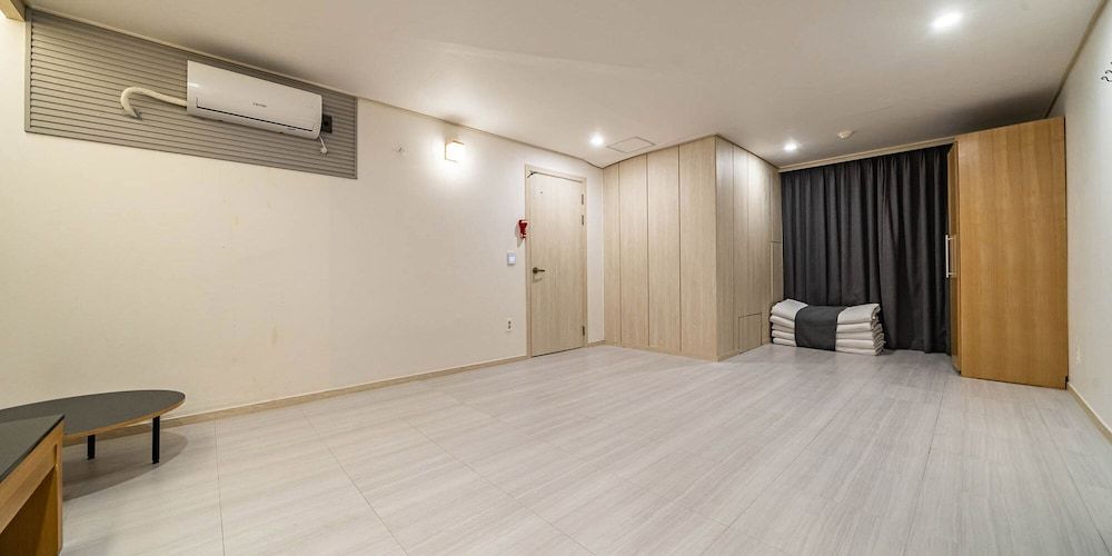 RITZ HOTEL Family Premium Ondol (Free simple Breakfast) 5