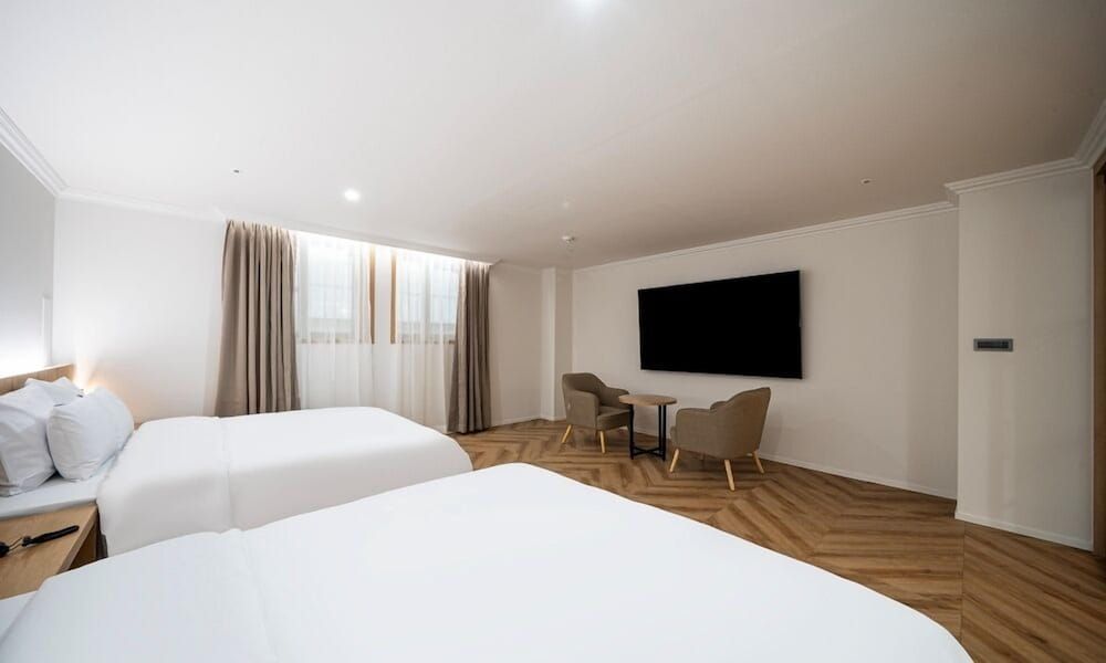 H Avenue Gumi Okgye Suite Twin 3