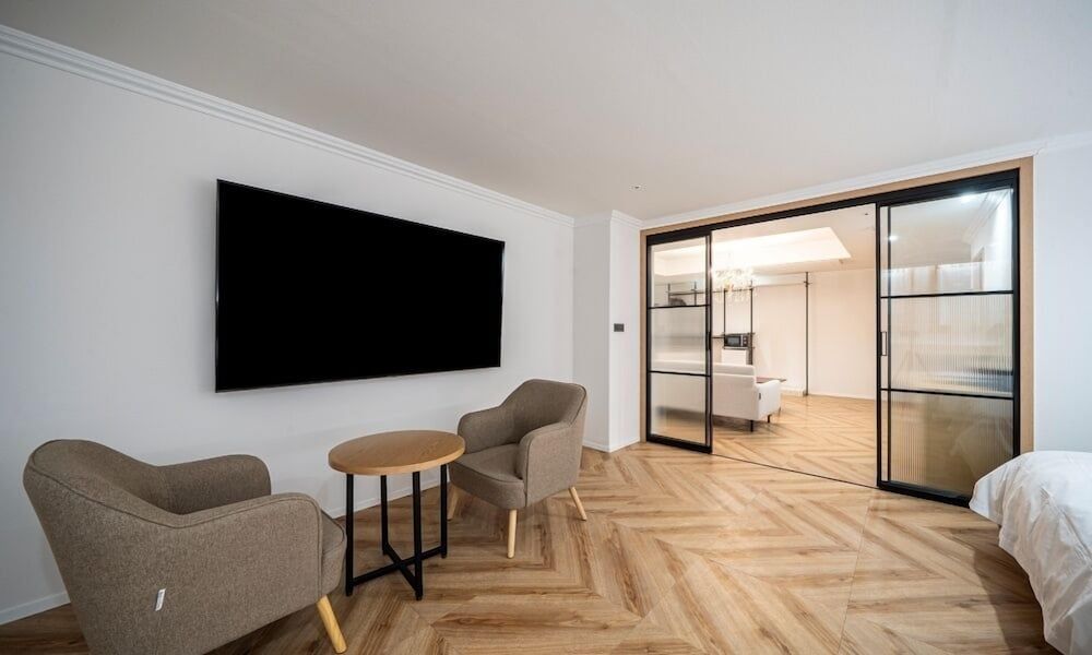 H Avenue Gumi Okgye Suite Twin 8