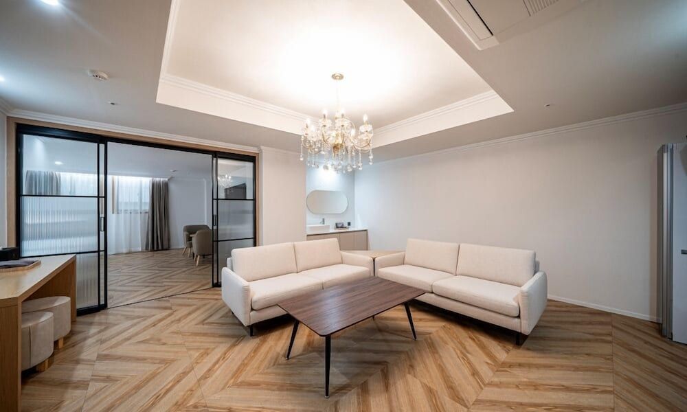 H Avenue Gumi Okgye Suite Twin 12