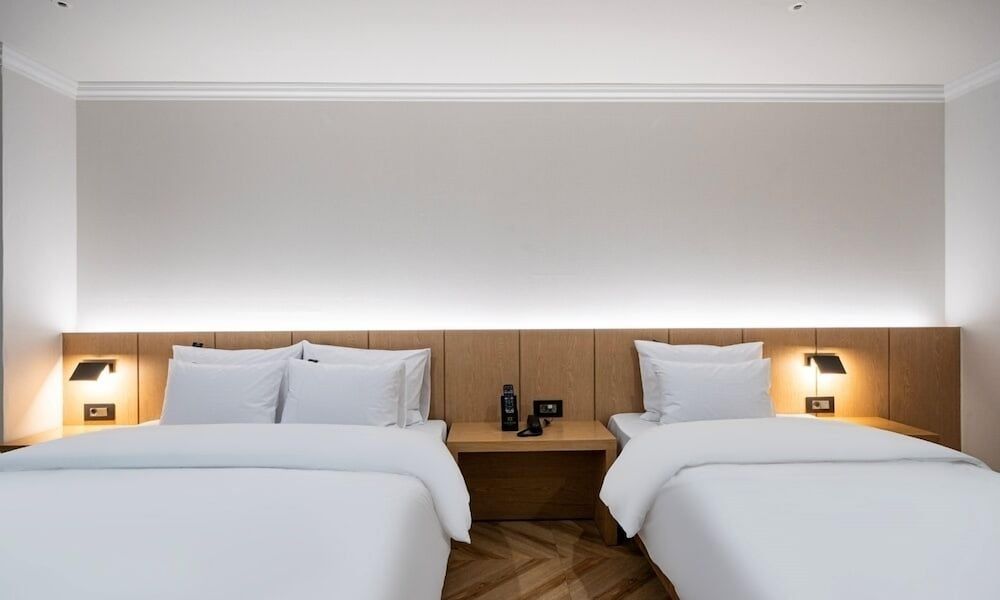 H Avenue Gumi Okgye Twin Room 6