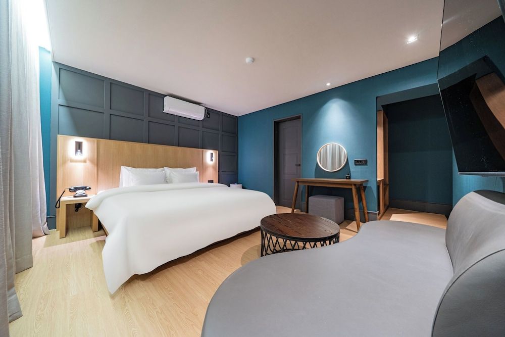 SEONGNAM HEALASIS HOTEL MORAN STATION Superior Suite 2