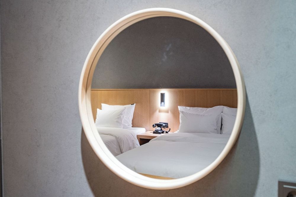 SEONGNAM HEALASIS HOTEL MORAN STATION Family Twin (Double + Single) 5