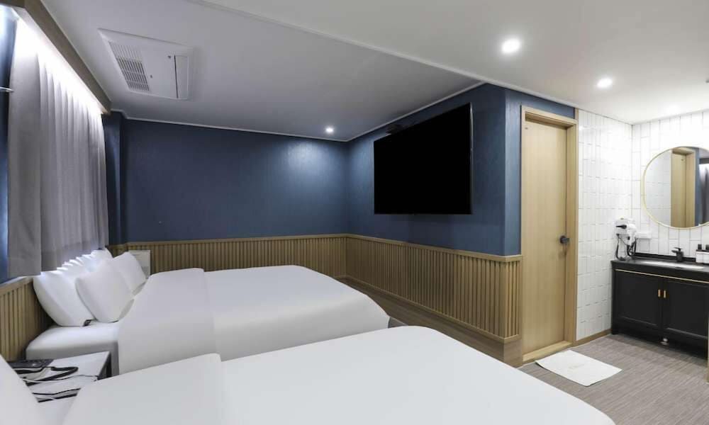 JECHEON NO.25 HOTEL Deluxe Twin Room 4