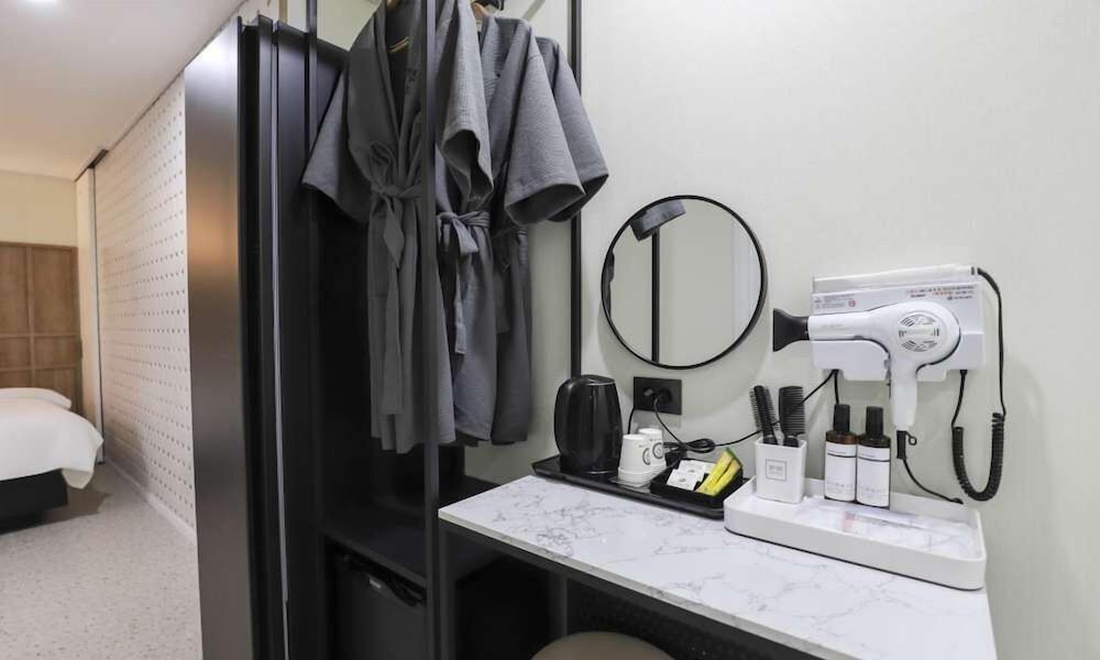 JECHEON NO.25 HOTEL Suite Twin 9