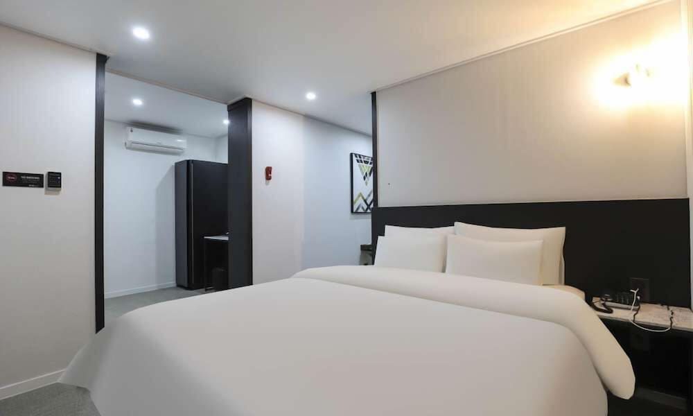 JECHEON NO.25 HOTEL Deluxe Double Room 10