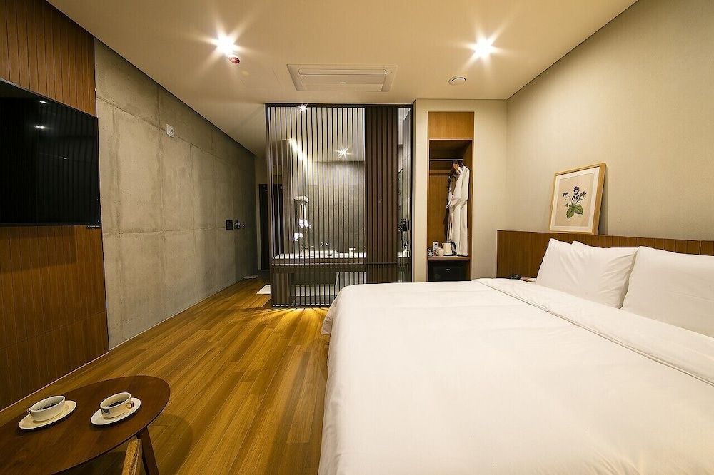 EPOCHE HOTEL Standard Double Room, Non Smoking 3