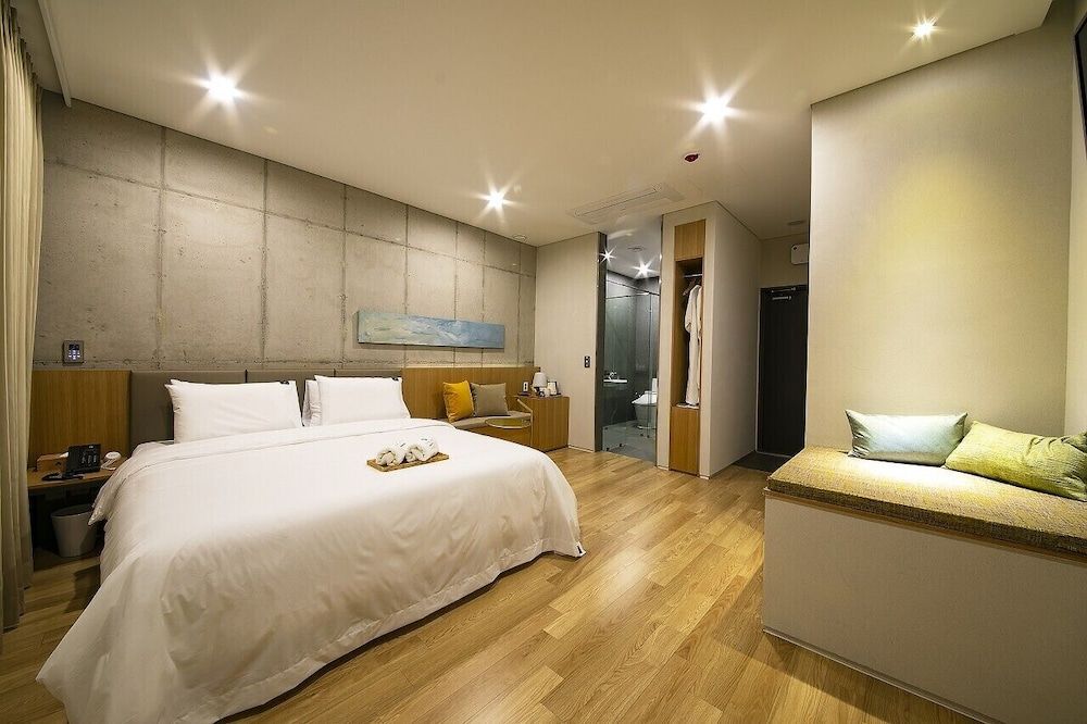 EPOCHE HOTEL Deluxe Double Room, Non Smoking 2